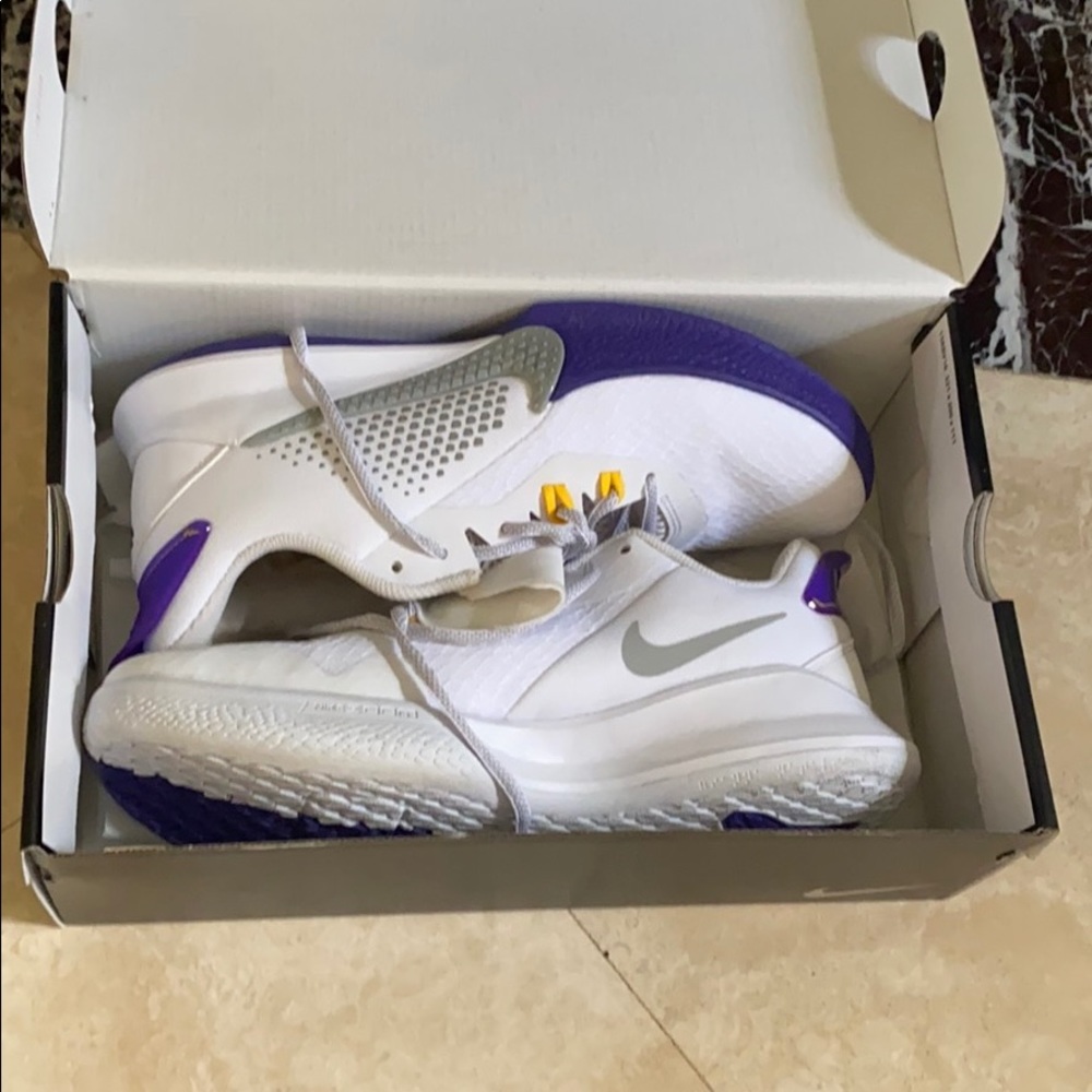 Kobe Signature Basketball Shoes- Lakers- Rare!!
